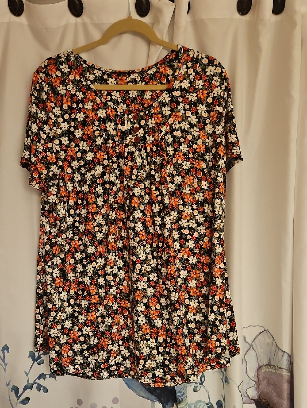 Amazon Black Floral Short-Sleeve Tunic with Red and White Flowers New